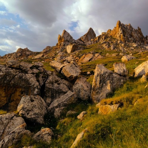 Неделя в стране гор: необычные места Дагестана и восхождение на Шалбуздаг