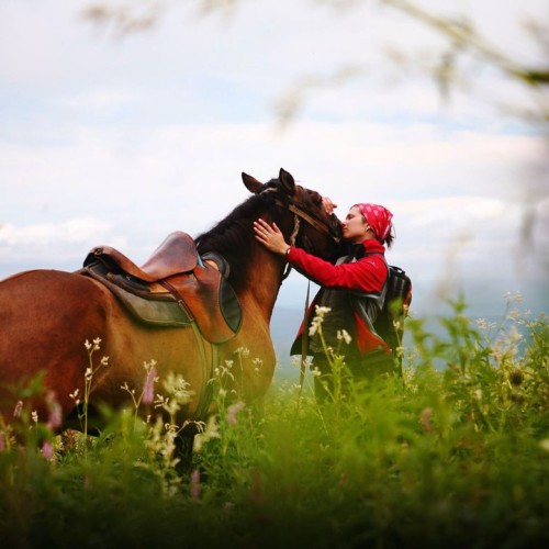 Выходные в селе Кага с проживанием в купольным доме, конной прогулкой и сплавом (всё включено)
