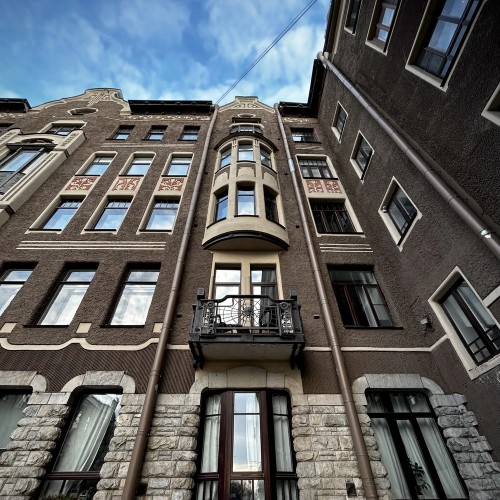 Петроградская сторона: северный модерн, поэты и чекисты