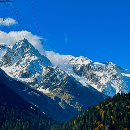 Молодёжный тур в Домбай: лёгкие треккинги, природные чудеса и отель 4* с видом на вершины