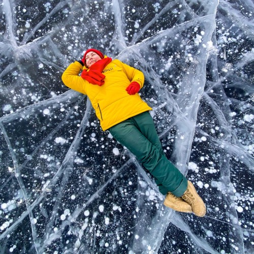 Индивидуальный джиппинг на Байкал с фотографом: ледяные пейзажи Ольхона и Огоя без экскурсий