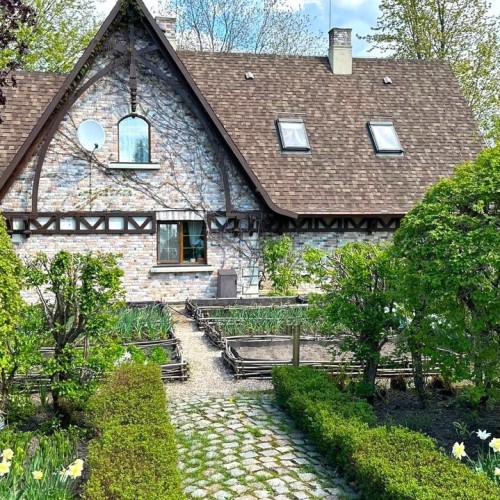 Из Москвы в Великие Луки на выходные с посещением усадеб и мини-концертом