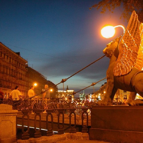 Автобусная экскурсия по ночному Петербургу + разведение мостов