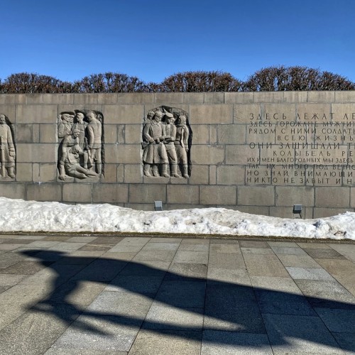 Пискарёвское кладбище: никто не забыт, ничто не забыто!