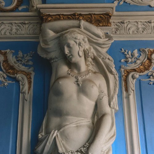 Тайная жизнь дворов и доходных домов Петербурга