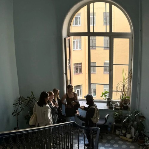 Через дворы и парадные в доходный дом Бака