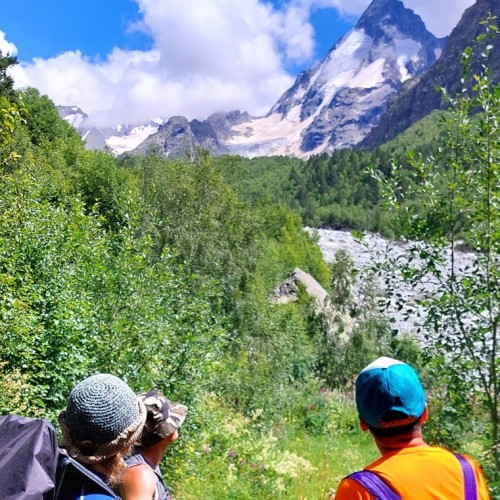 Нетипичное Приэльбрусье: треккинг налегке к 4 высокогорным озёрам с проживанием в гостинице