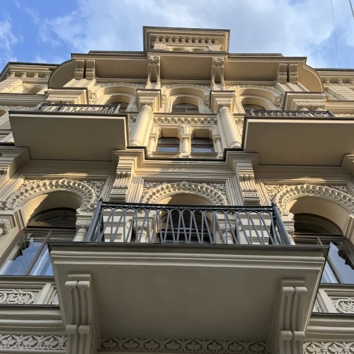 По литературному кварталу с Маяковским и другими поэтами Серебряного века