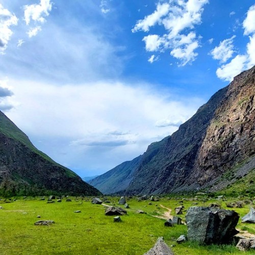 Насыщенный треккинг-тур по Алтаю с размещением на турбазах: более 25 локаций