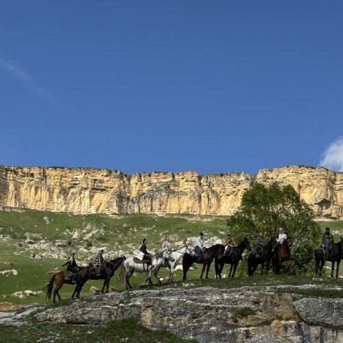 Галопом по Карачаево-Черкесии: конный выезд для опытных всадников