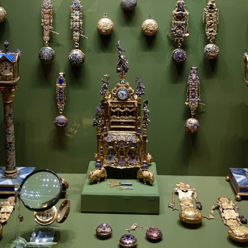 Обзорная по Петербургу + посещение Золотой или Бриллиантовой кладовой