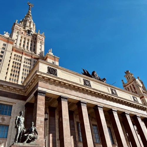 «Высотка номер один»: прогулка вокруг Главного здания МГУ