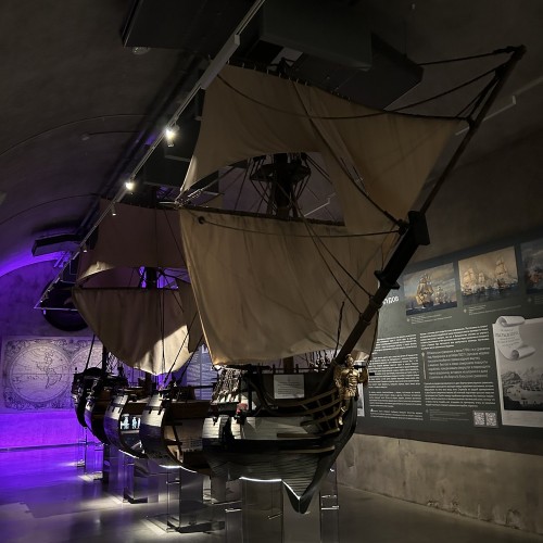 Кронштадт: от петровских фортов до атомной подводной лодки