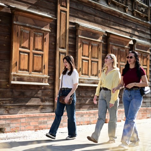 Тюмень как на открытке: фотоэкскурсия по улице Дзержинского