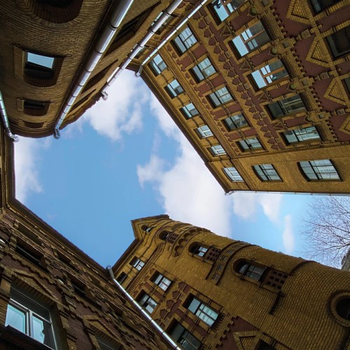 Контрасты Питера: дворы, парадные + видовая крыша