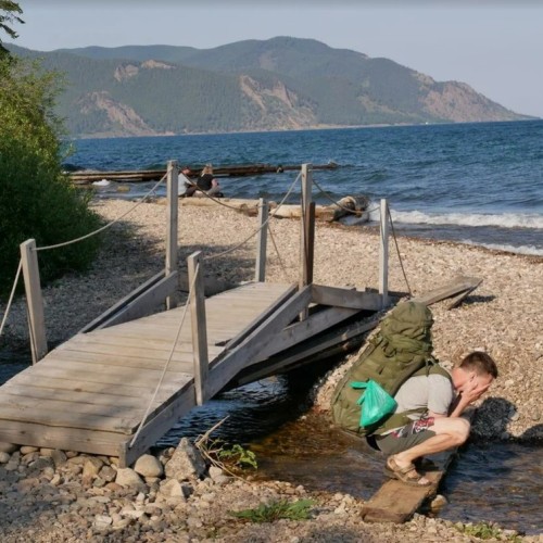 Треккинг по экотропе вдоль озера Байкал