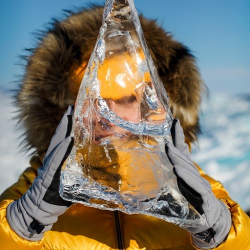 Побережье Прибайкальского национального парка зимой в мини-группе