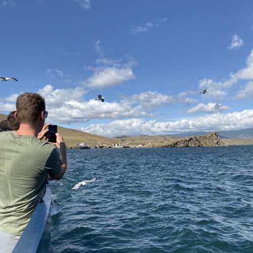 От Иркутска до Улан-Удэ: тур по Байкалу с прогулкой на катере, национальной кухней и экскурсиями