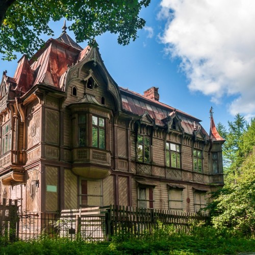 Прогулка на лошадях и визит к северным оленям