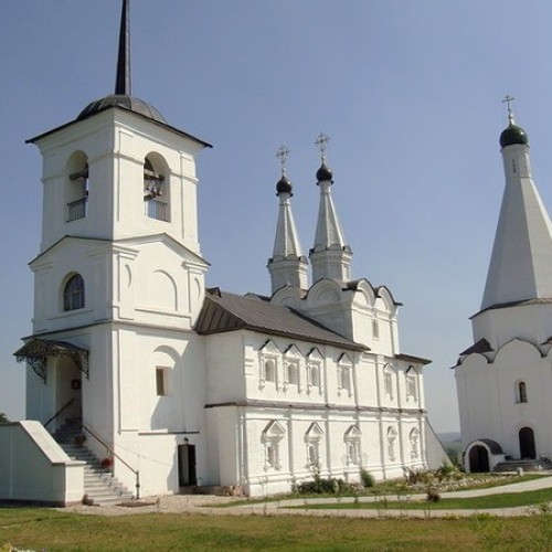 Колыбель космонавтики и отголоски Древней Руси: персональная поездка от Калуги до монастырей Угры