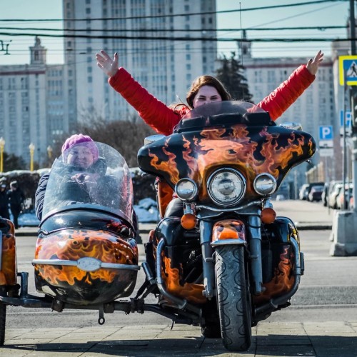 Все высотки Москвы — на мотоциклах (круглый год)