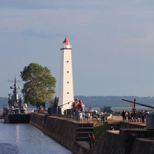 Из Петербурга в Кронштадт: поездка с краеведом в город-крепость