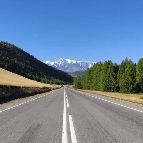 Перезагрузка на Алтае: топ локаций, заповедное озеро и моторафтинг по Катуни