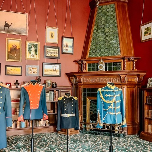 Екатерининский и Александровский дворцы в Пушкине (из Петербурга)