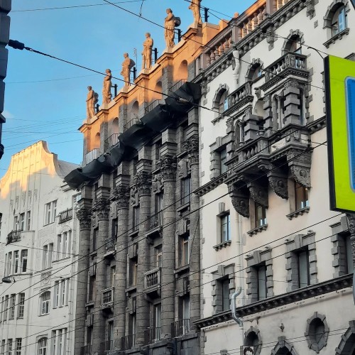 Петроградка — серебряный треугольник модерна