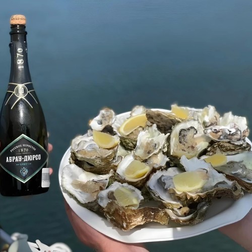 По волнам Японского моря на яхте с маской, сапом и деликатесами (мини-группа)