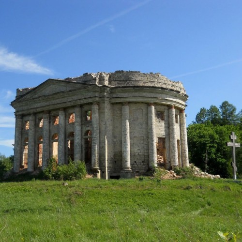 В старинные усадьбы — из Петербурга