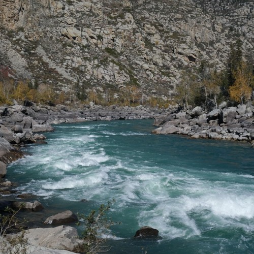 Знакомство с Алтаем своей компанией: снежные вершины, кристальные озёра и заповедные тропы