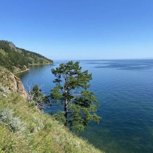 Треккинг по экотропе вдоль озера Байкал