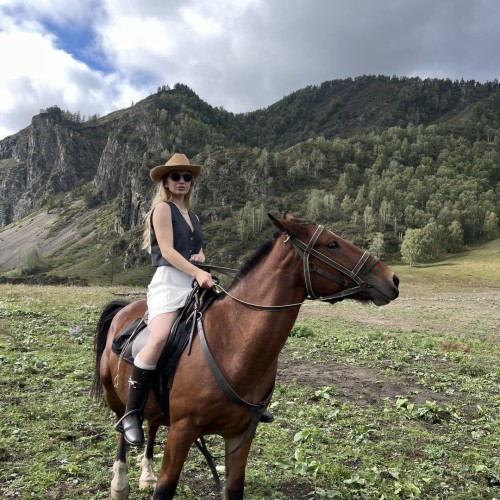 Бороздим просторы Алтая верхом: активный тур для опытных всадников с фотосъёмкой