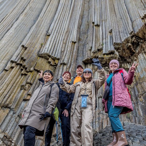 На Кунашир за вулканическими пейзажами: активное путешествие на внедорожнике в мини-группе