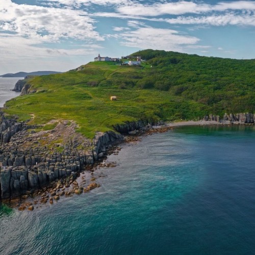 По волнам Японского моря на яхте с маской, сапом и деликатесами (мини-группа)