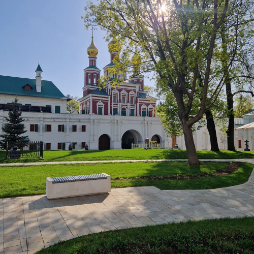 Светская экскурсия в прошлое и настоящее Новодевичьего монастыря