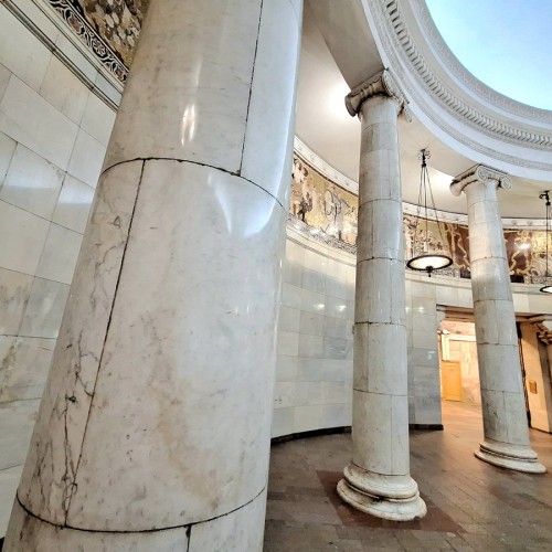 Машина времени в московском метро