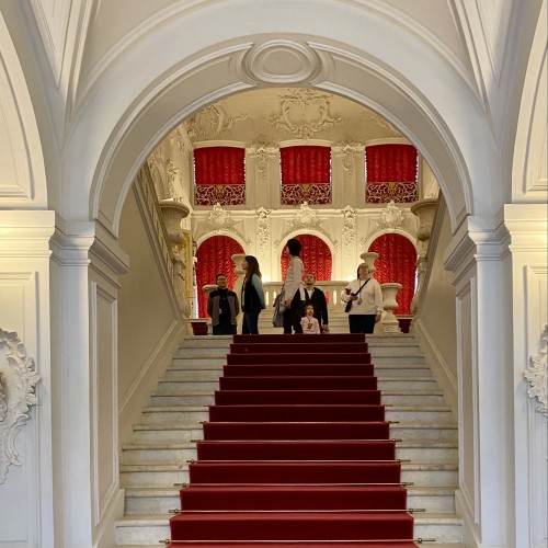 В Пушкин — по дворцам!