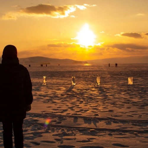 Почувствовать силу природы Байкала: мини-путешествие к бухте Песчаной и в Листвянку