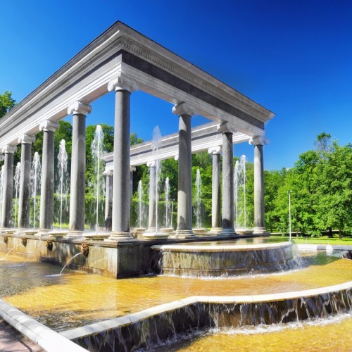 Экскурсия по Нижнему парку и дворцу Петергофа (билеты включены)