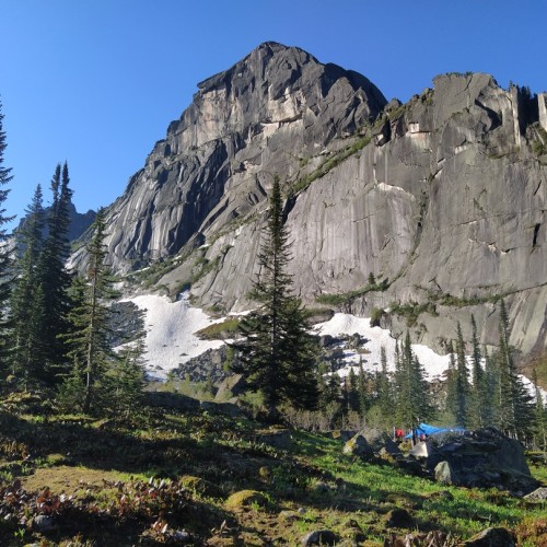 Сокровища природного парка «Ергаки»: треккинг с рюкзаками и ночёвками в палатках