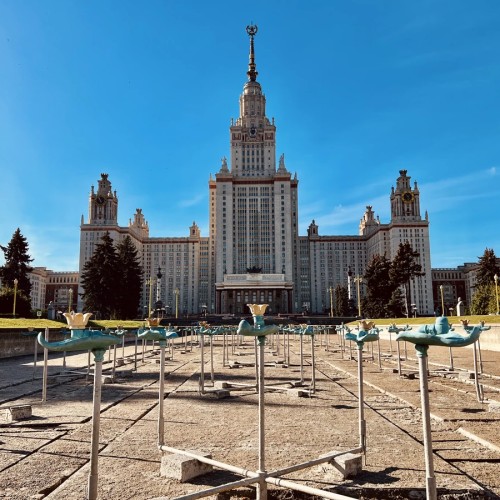 «Высотка номер один»: прогулка вокруг Главного здания МГУ