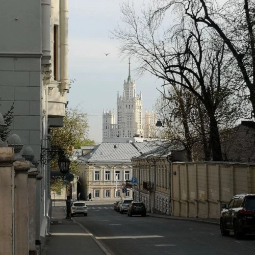 Ивановская горка от монастырей до Хитровки — барная прогулка сквозь прошлое (18+)