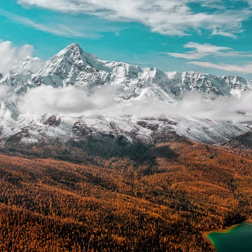 Цветущий май — пора на Алтай: Марс и перевалы, водопад Куркуре, Гейзерное озеро и загадочные курганы