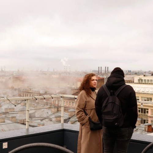 От андеграунда до небесной перспективы: прогулка по городу + безопасная крыша