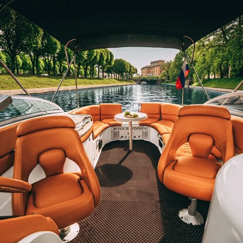 Петербург на воде: приватная прогулка на катере