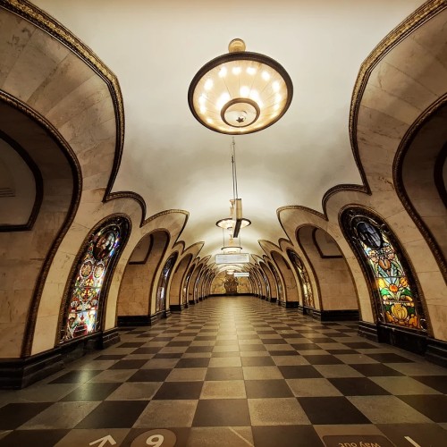 Метро Москвы — подземный город и его контрасты
