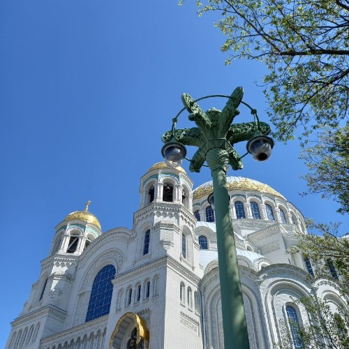 Из Петербурга в Кронштадт — к морским соборам