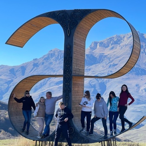 Автотрип по Северной Осетии: ущелья, башни, арт-объекты